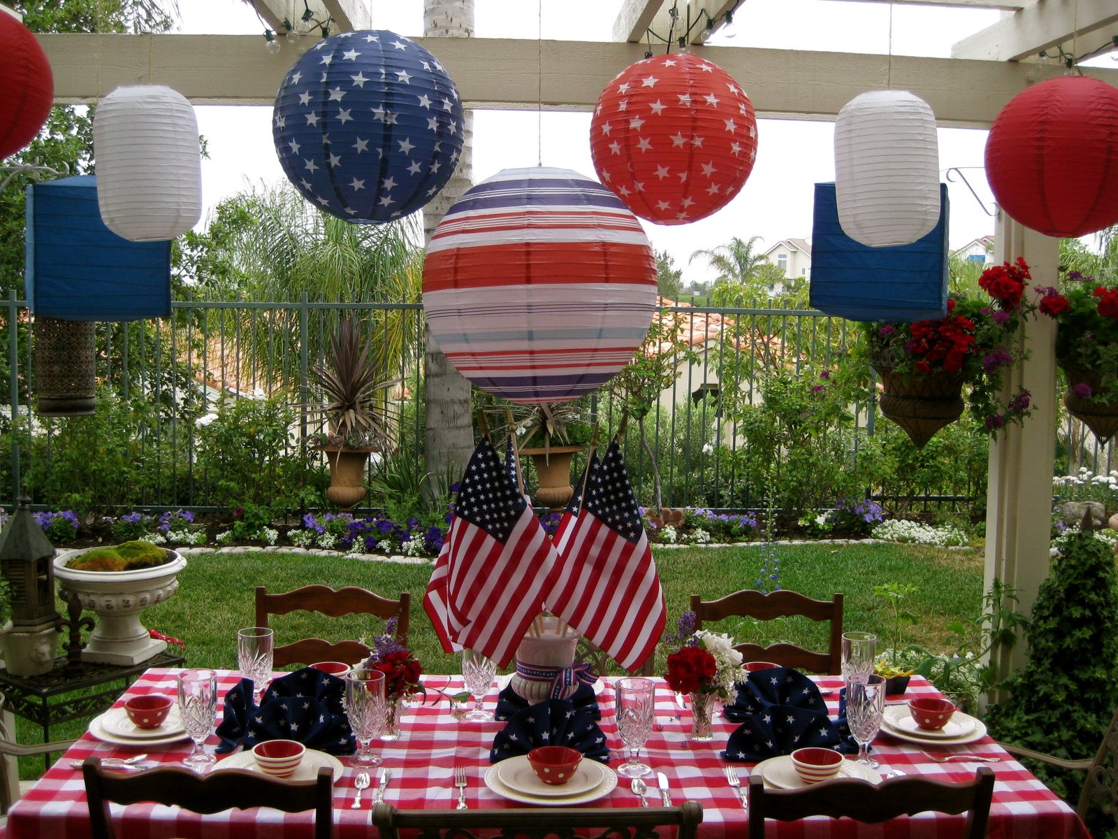 40 Irresistible 4th of July Home Decorations