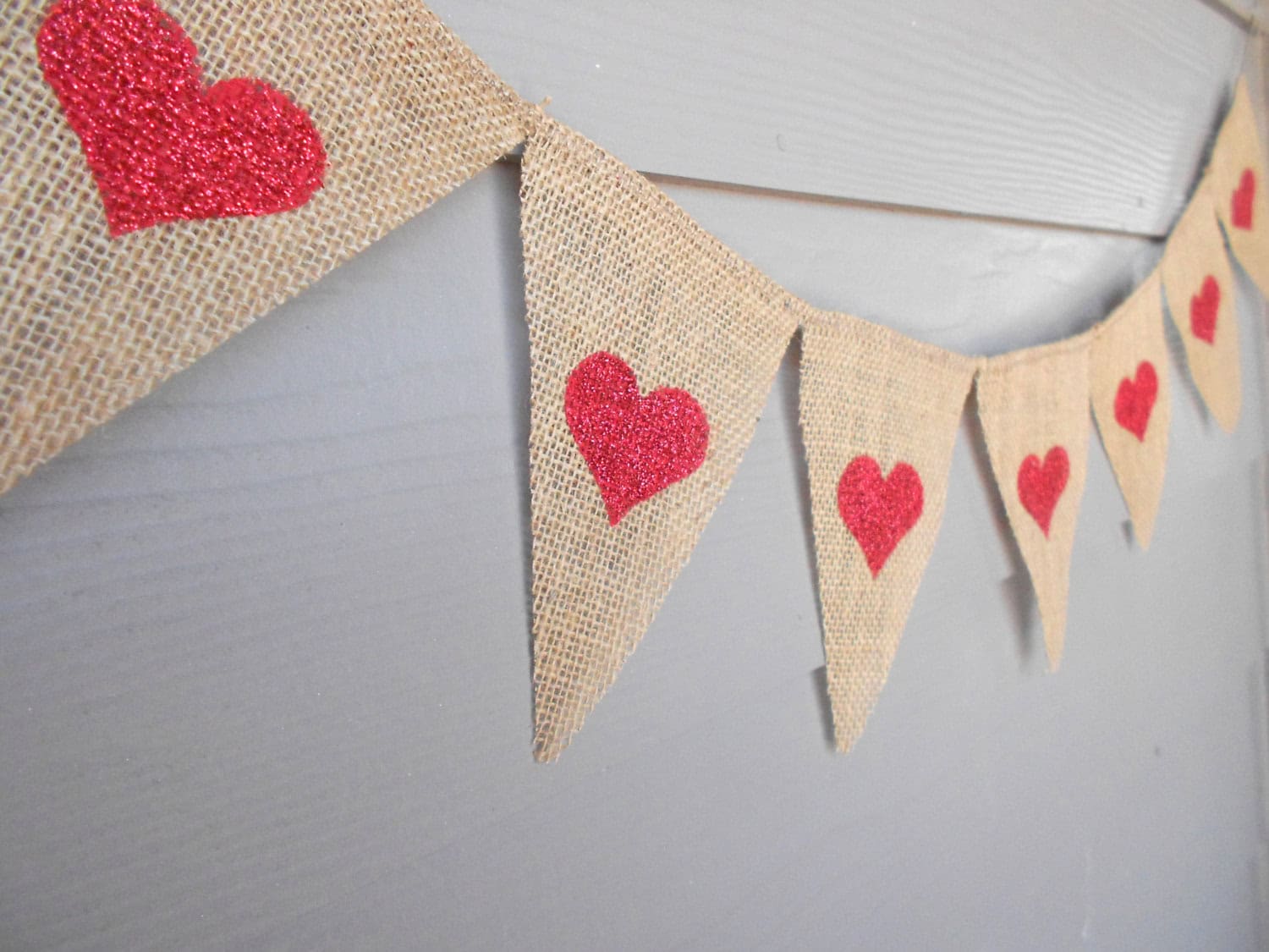 22 Lovely Valentines Day Garland Designs