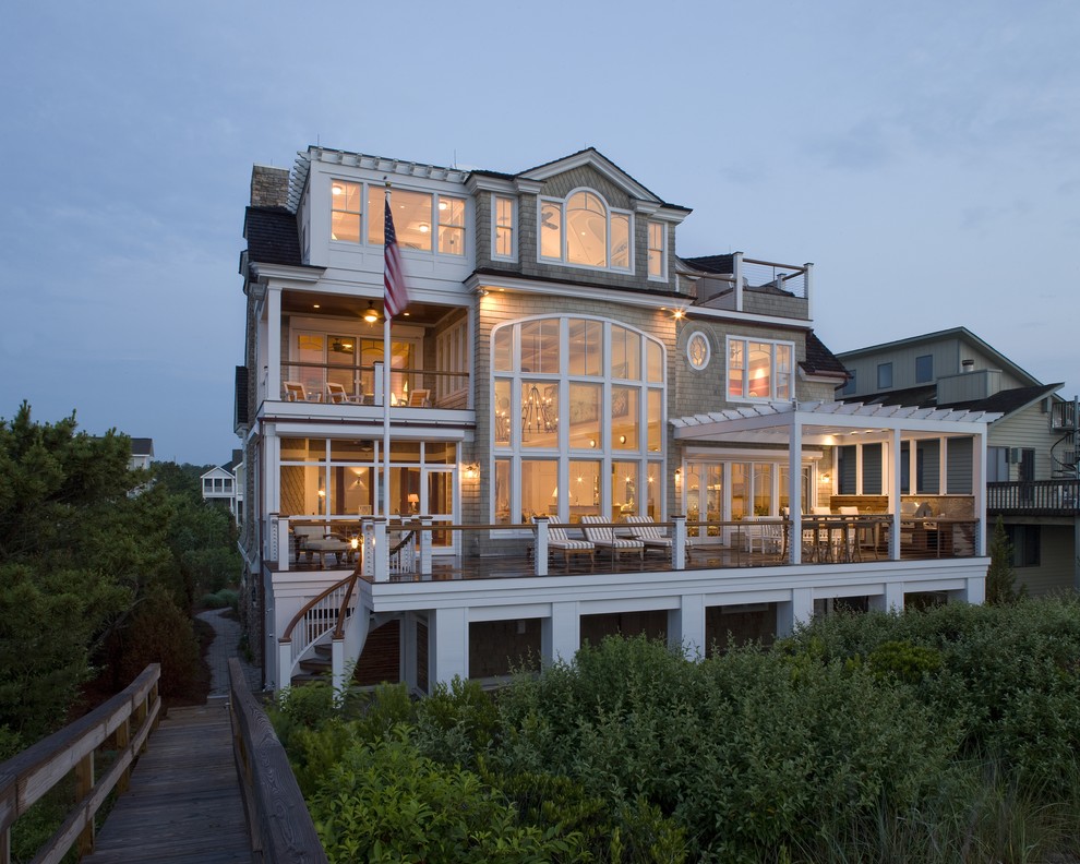 15 Superb Coastal Home Exterior Designs For The Beach Lovers