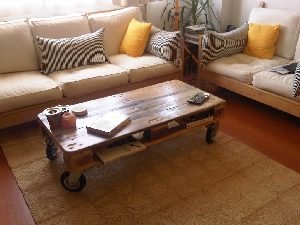 Top 17 Insanely Charming DIY Pallet Coffee Table Designs That Will