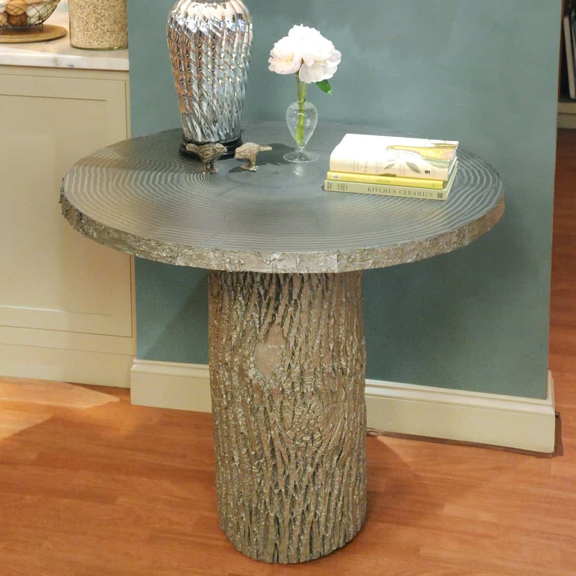 Top 19 Most Fascinating Practical DIY Tree Stump Table Ideas