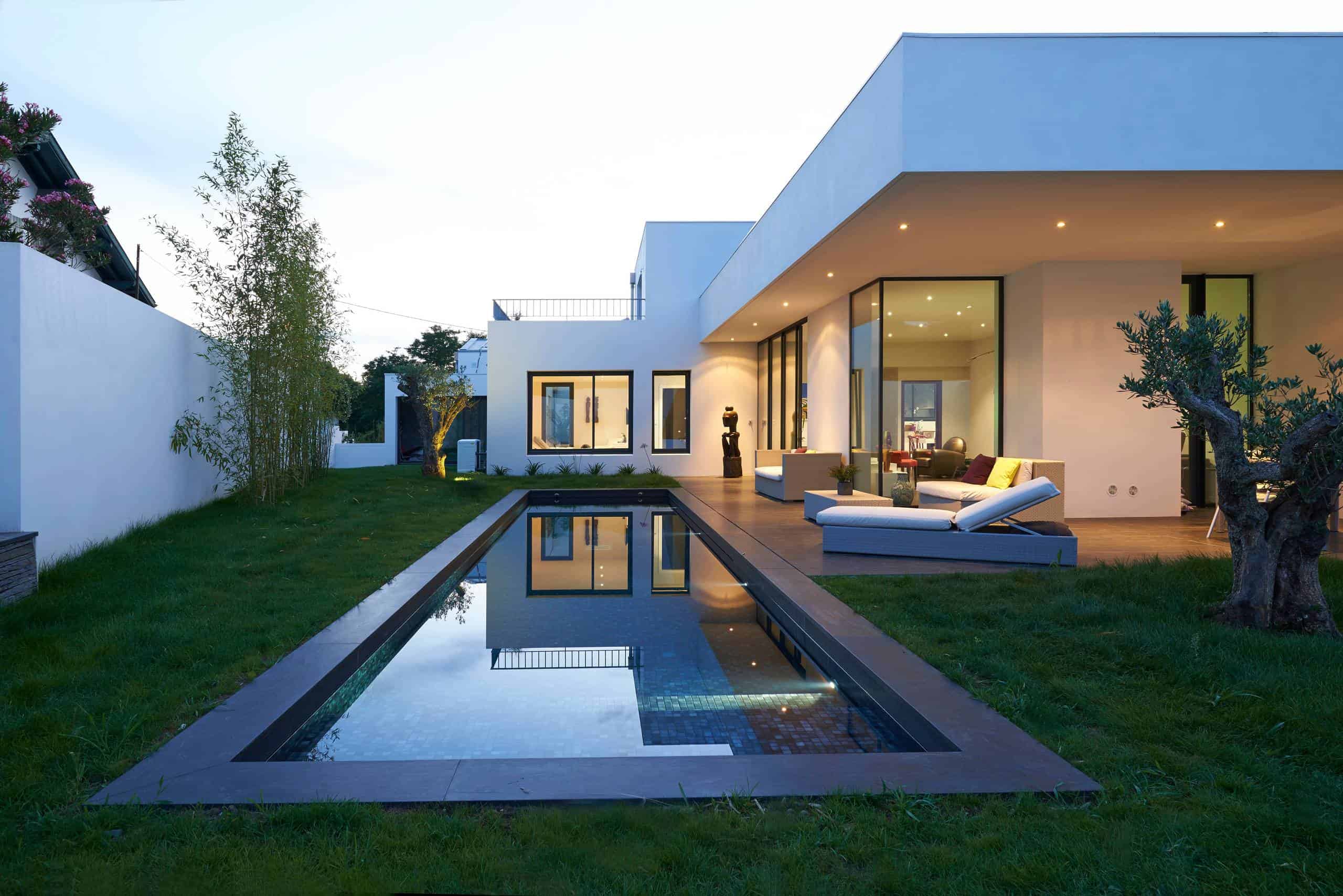 18 Dazzling Modern Swimming Pool Designs The Ultimate Backyard 