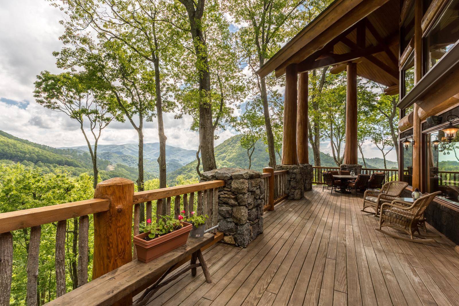 15 Breathtaking Rustic Balcony Designs With Killer Views