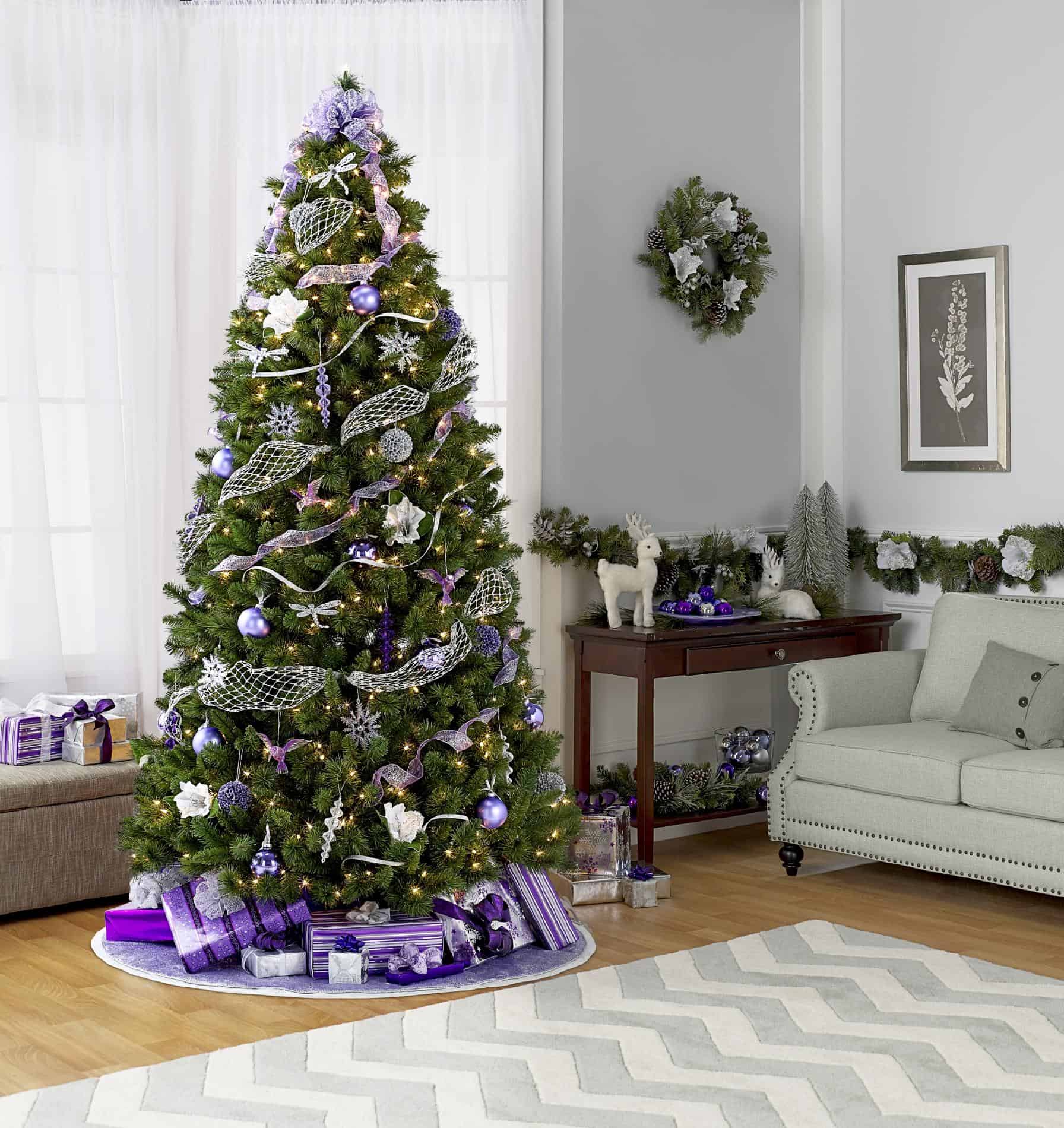 17 Really Fascinating Ways To Decorate Your Christmas Tree