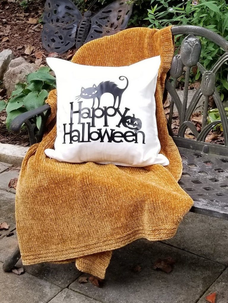 15 Spooky Handmade Halloween Pillow Designs To Add To Your Decor