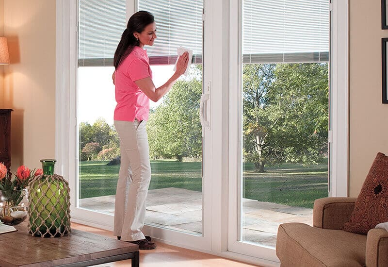 Best Tips on How to Clean Windows Without Streaks