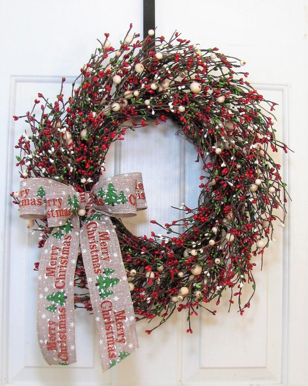 Traditional Berry Christmas Wreath Designs For The Season