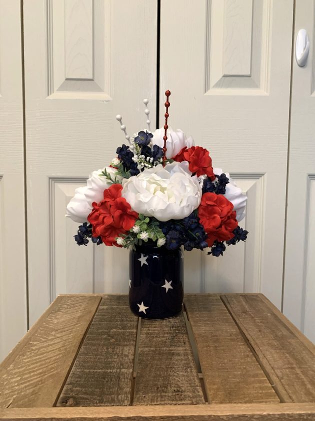 Rustic Th Of July Mason Jar Decor Ideas For A Cozy Patriotic Atmosphere