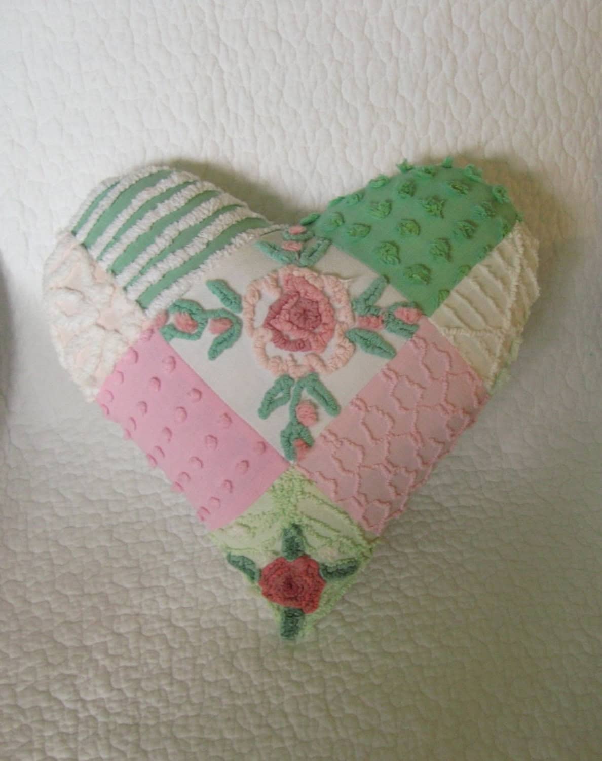 17 Fascinating Handmade Valentine's Day Pillow Designs