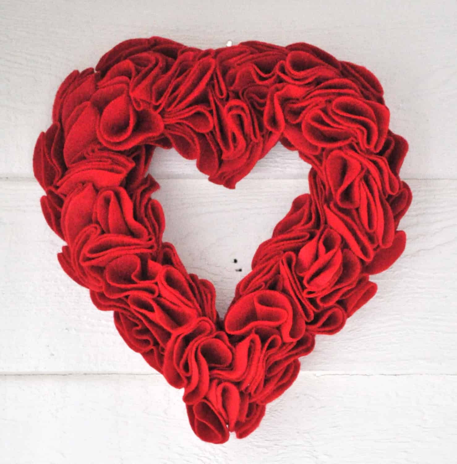 28 Lovely Handmade Valentine's Wreath Designs