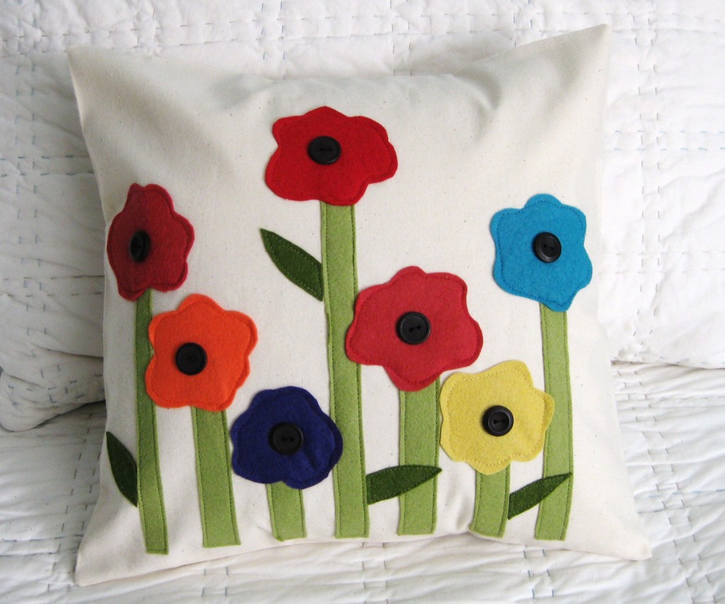 17 Refreshing Handmade Spring Pillow Ideas