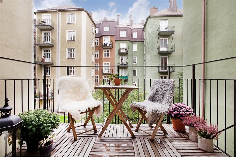 21 Lovely & Functional Small Terrace Design Ideas