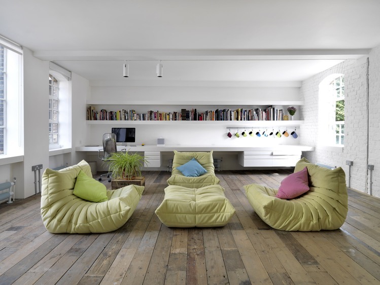 Fascinating Minimalist Loft Apartment In London