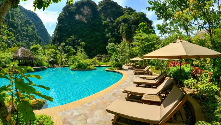 15 Luxury Resorts With The Most Amazing Swimming Pool Designs