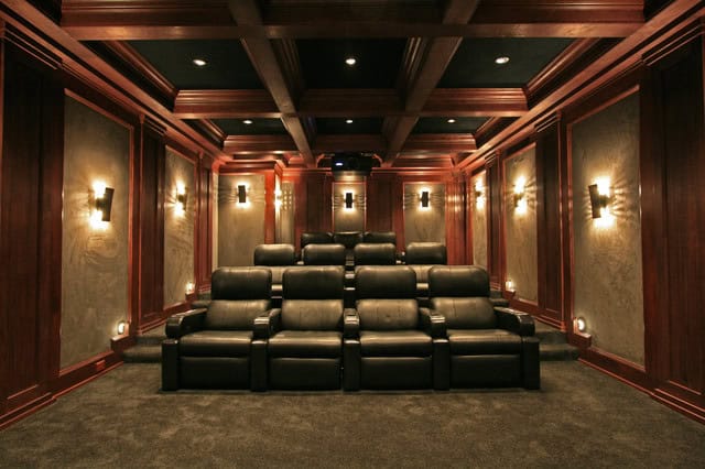 15 Professionally-Made Home Theater Designs