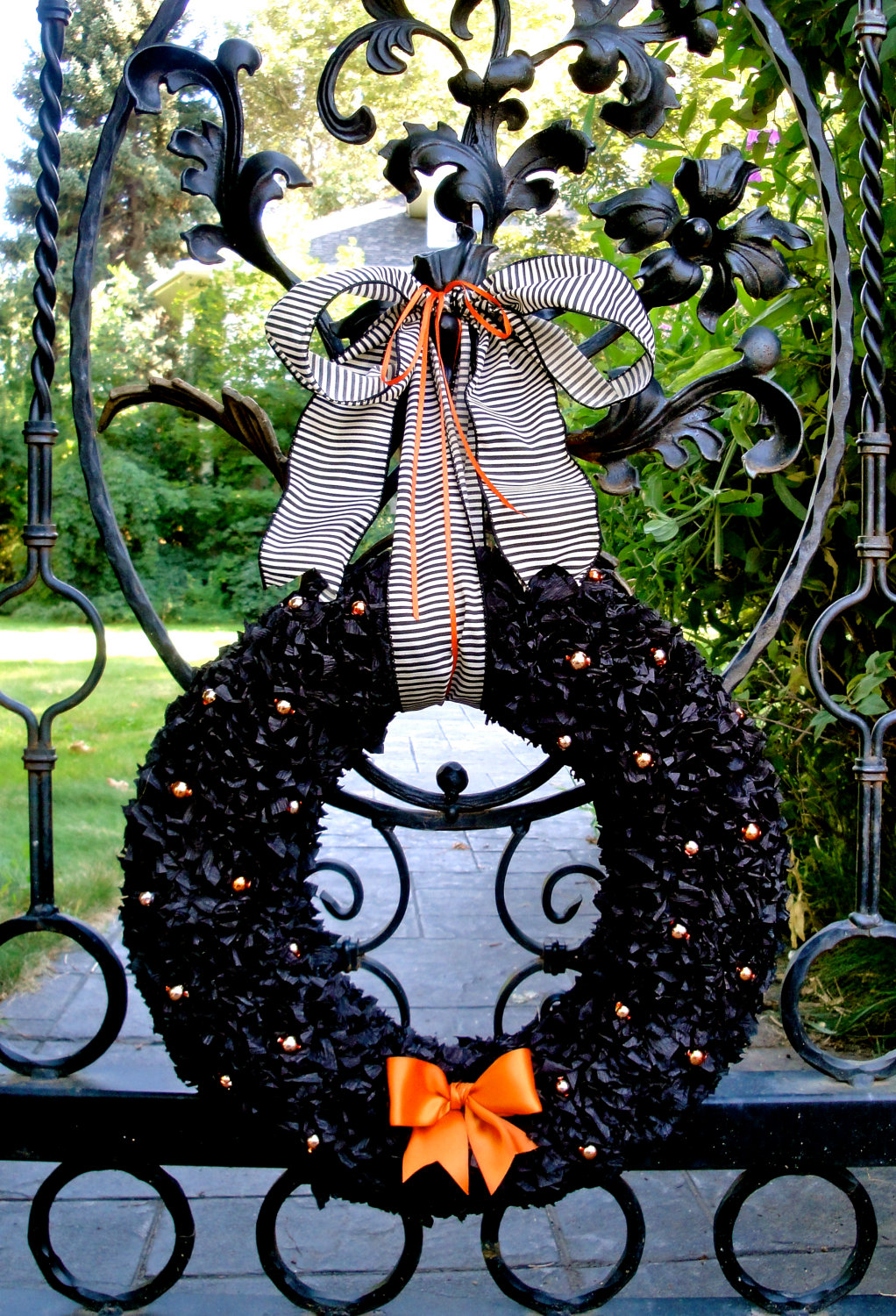 15 Fearsome Handmade Halloween Wreath Designs For Your Front Door