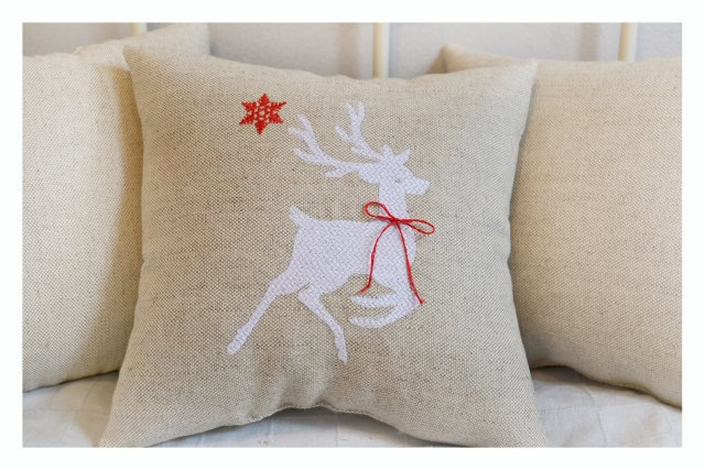 15 Festive Handmade Christmas Pillows For a Perfect Christmas Gift!