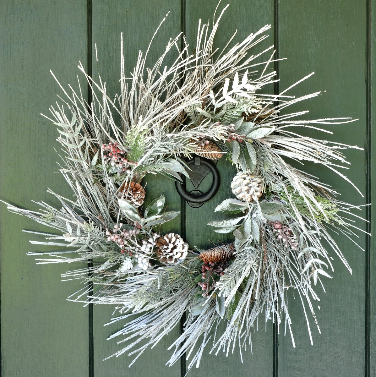 15 Chilling Handmade Winter Wreath Designs For Your Front Door