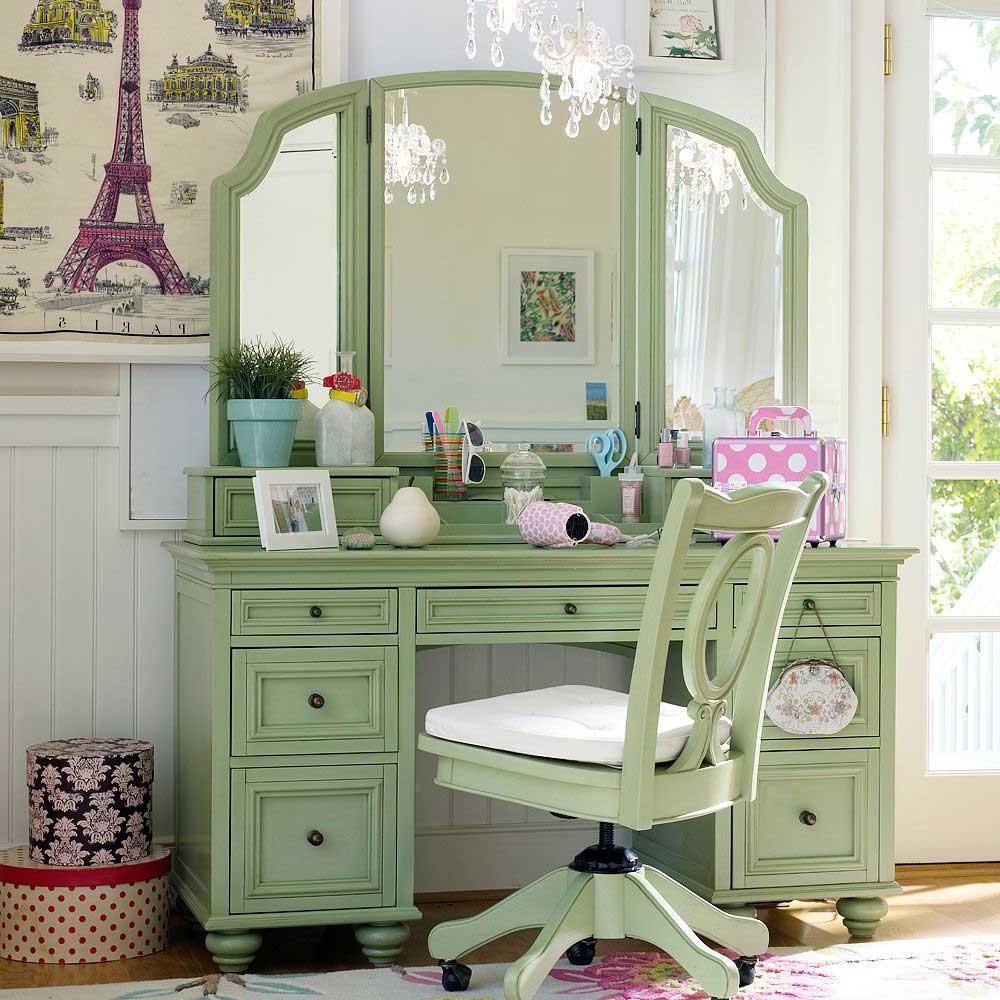 10 Charming Vintage Makeup Dresser Ideas