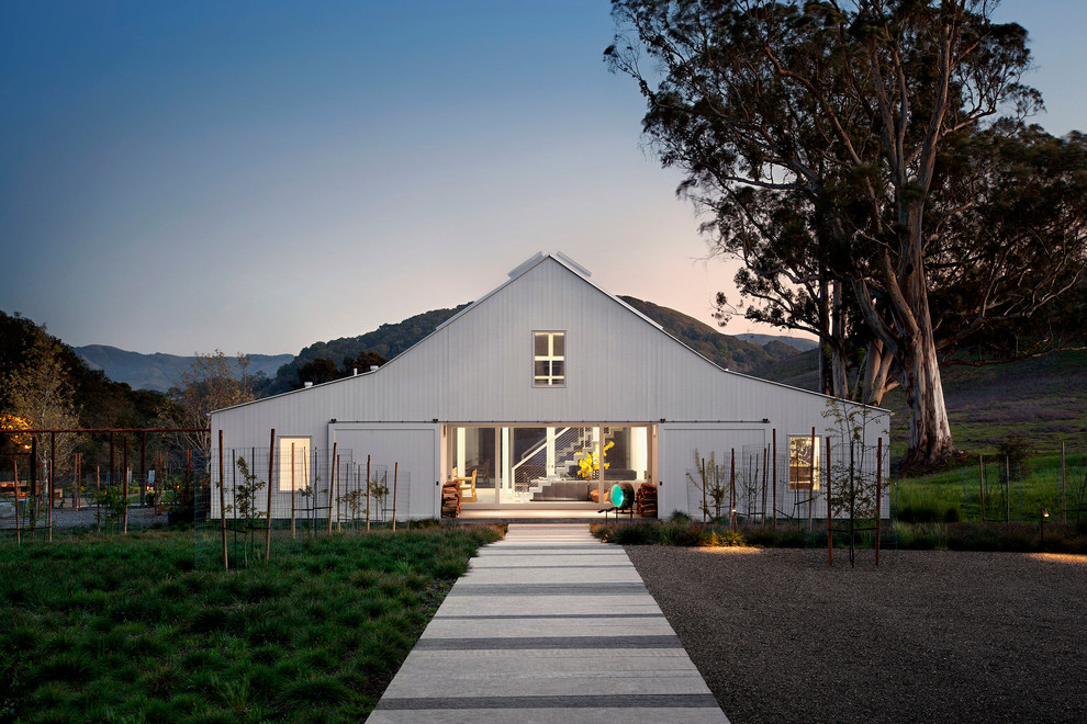 15 Aesthetic Farmhouse Exterior Designs Showing The Luxury Side Of The