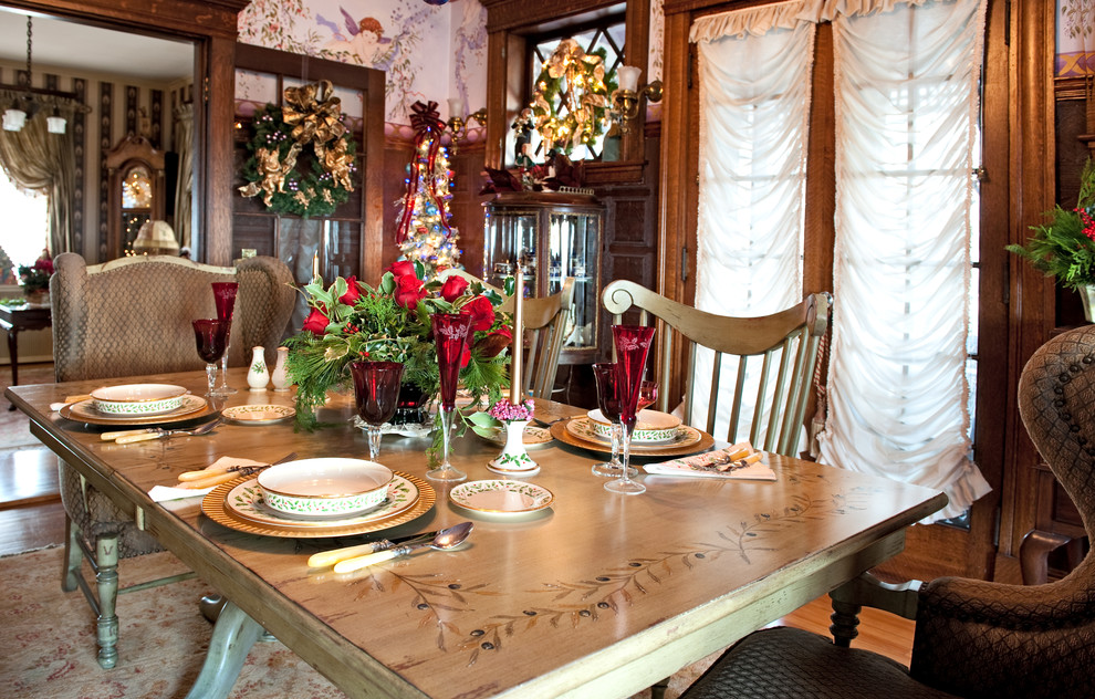 15 Magical Christmas Dining Room Decoration Ideas You Can Use