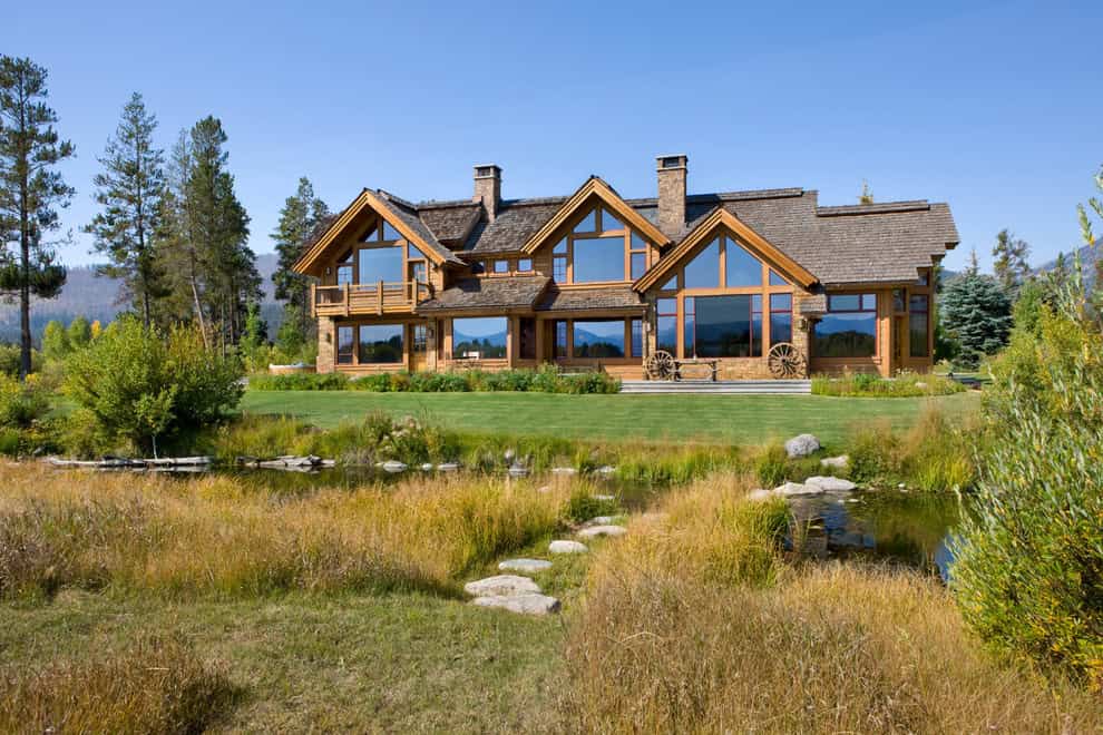 15 Snug Rustic Home Exterior Designs For The Cold Winter Days