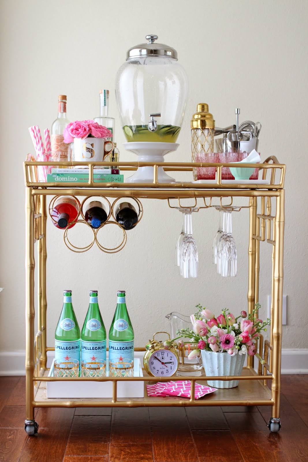 15-delightful-comact-bar-cart-design-ideas-for-small-spaces