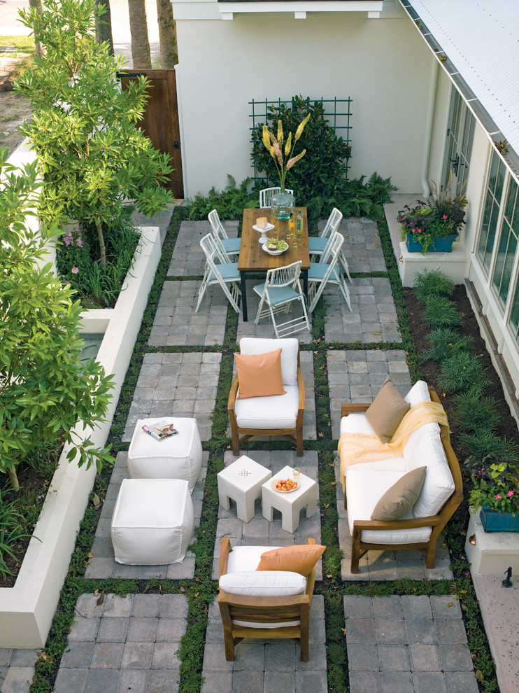 15 Striking Tropical Patio Designs That Make The View Even More Enjoyable