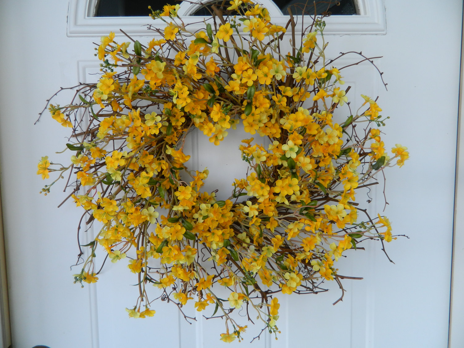 17 Refreshing Handmade Spring Wreath Ideas You Could Easily DIY