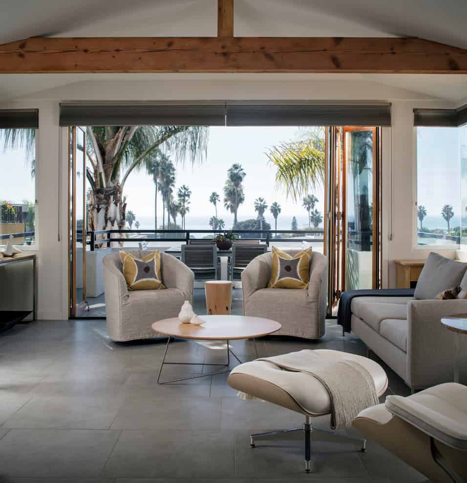 18 Tranquil Coastal Living Rooms To Ensure Your Comfort