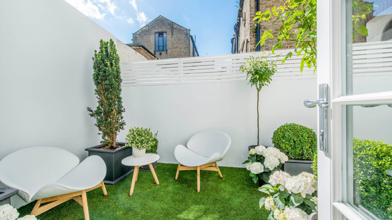 17 Adorable Design Ideas For Your Small Courtyard