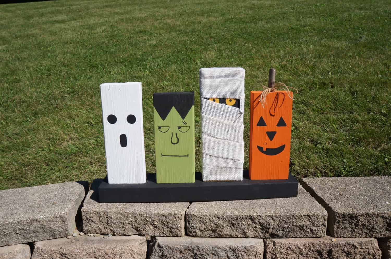 17 Spooky Handmade Halloween Decorations That Can Make Your House Haunted