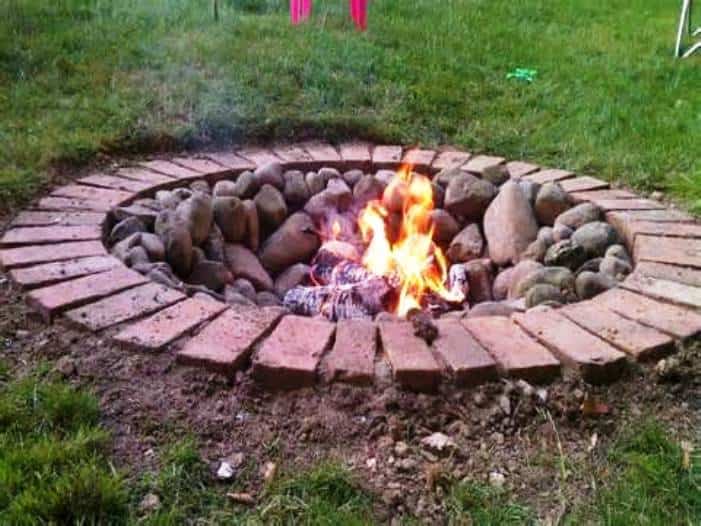 18 Marvelous DIY Outdoor Fire Pit Designs For Real Enjoyment Outside