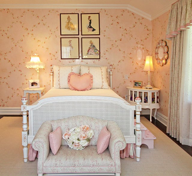 18 Delightful Traditional Girl's Bedroom Design Ideas