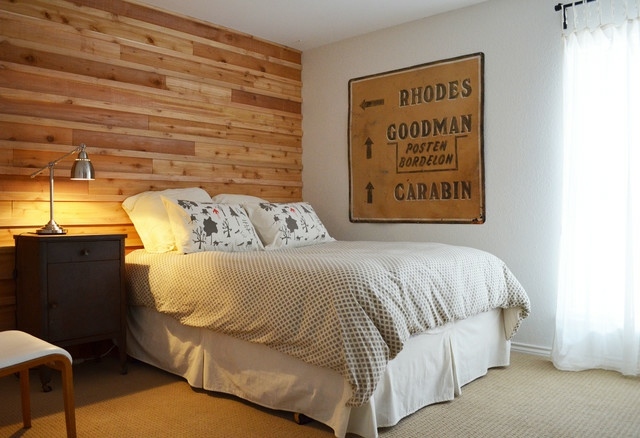 17 Dazzling Bedroom Designs With Wooden Wall