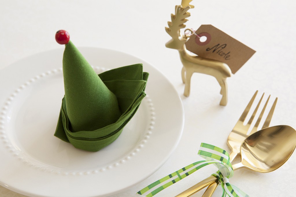 15 Most Easiest DIY Christmas Napkins To Adorn Your Christmas Table