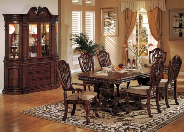Decorating With An Old Fashioned Dining Room Sets