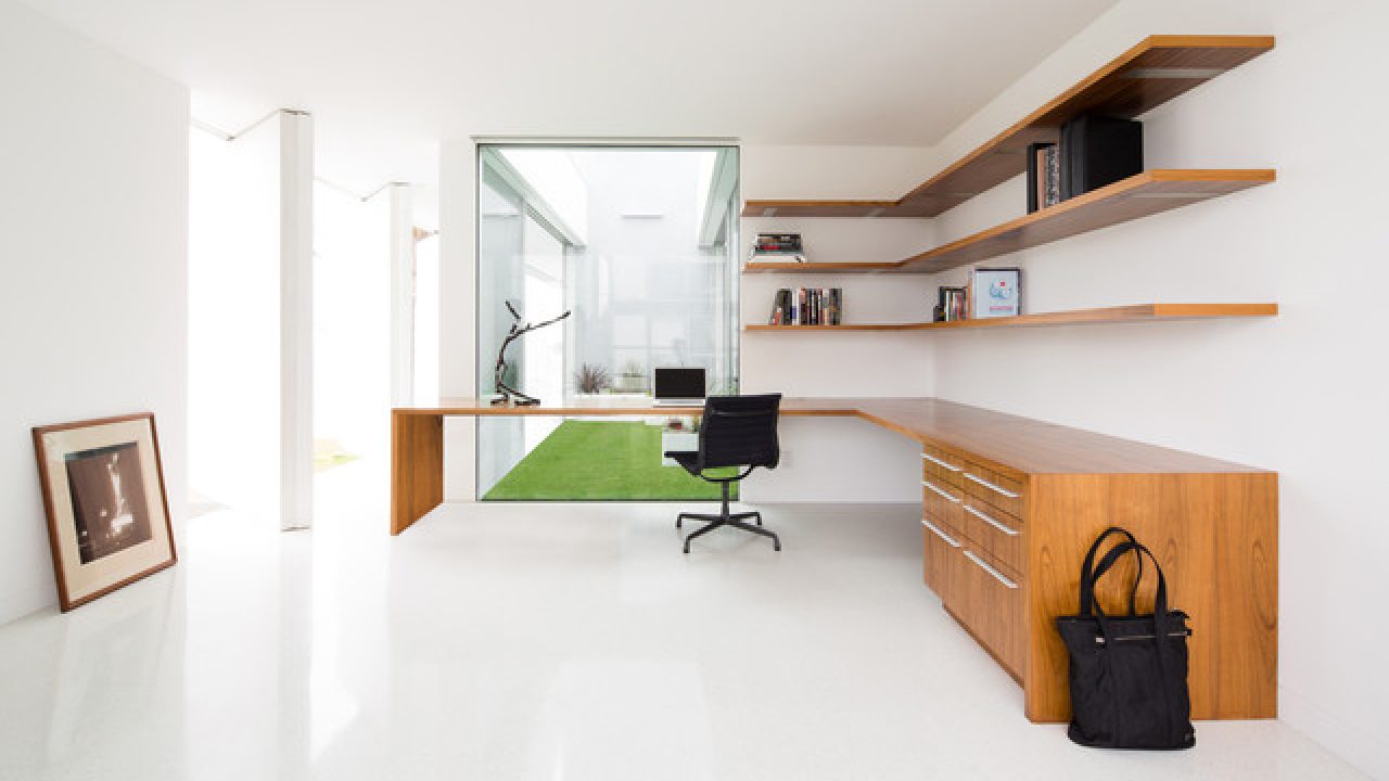 18 Minimalist Home Office Designs That Abound With Simplicity & Elegance
