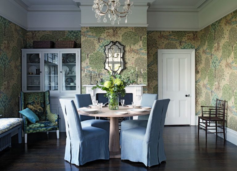 17 Fabulous Dining Room Designs With Modern Wallpaper