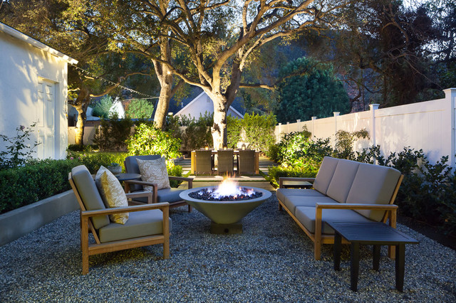 20 Irresistible Backyard Fire Pit Designs For Full Enjoyment