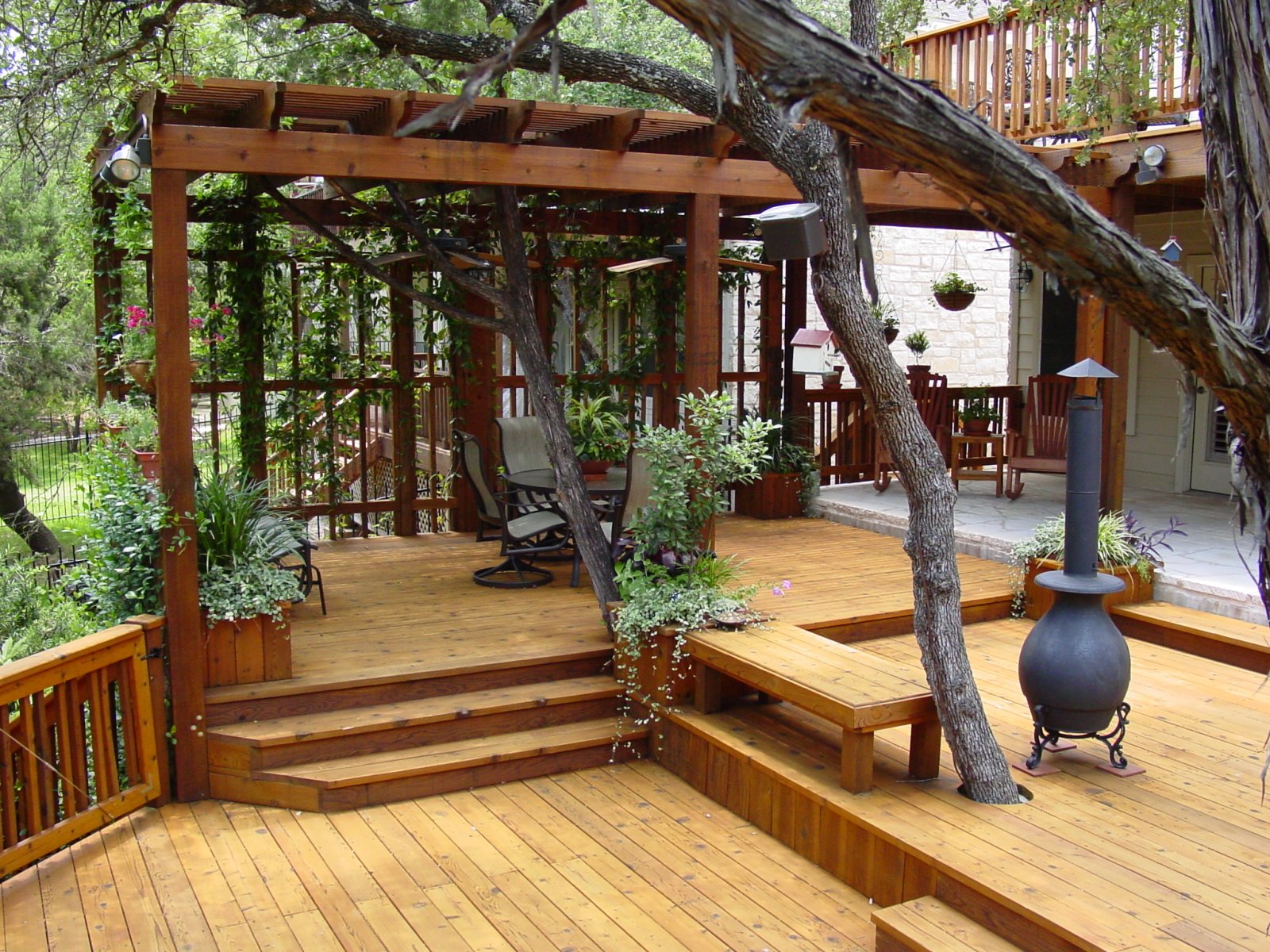 17 Fascinating Backyard Deck Designs That Will Catch Your Eye