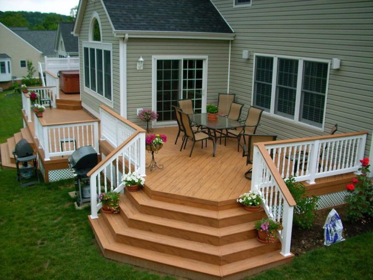 17 Fascinating Backyard Deck Designs That Will Catch Your Eye