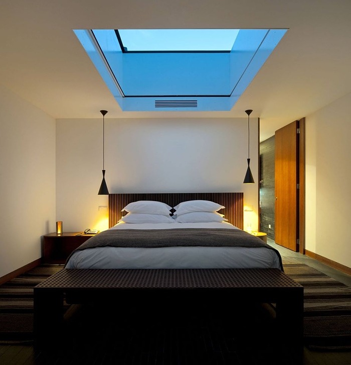 16 Astonishing Bedrooms With Skylights That Everyone Will Adore