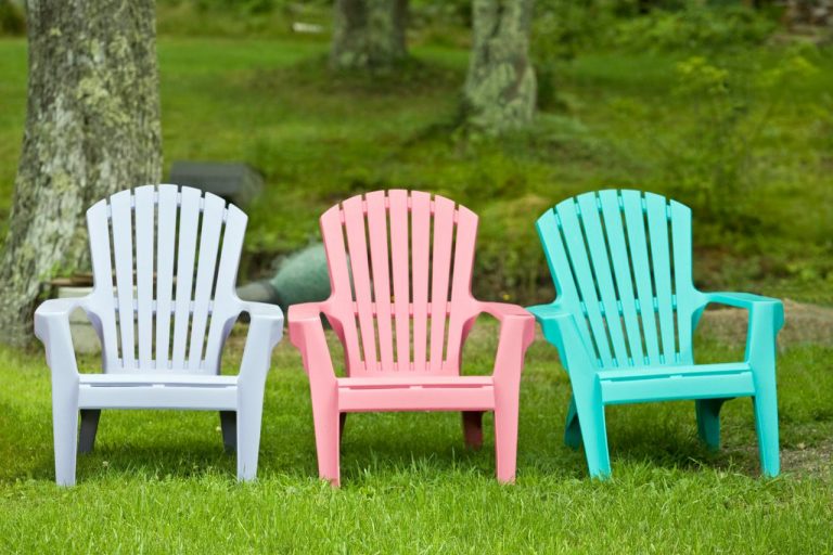 Beautiful Plastic Seating Set Designs For Better Outdoor Stay