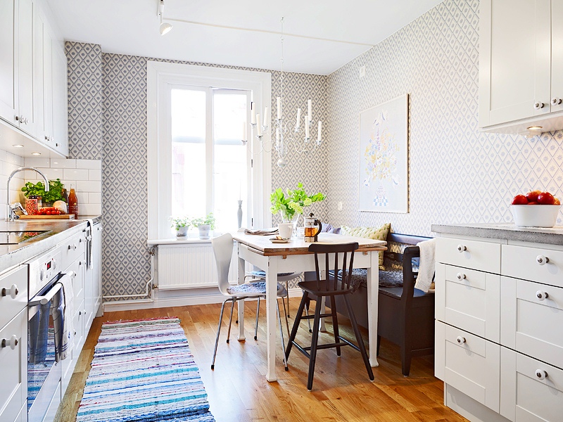 17 Adorable Dining Rooms With Small Functional Dining Tables