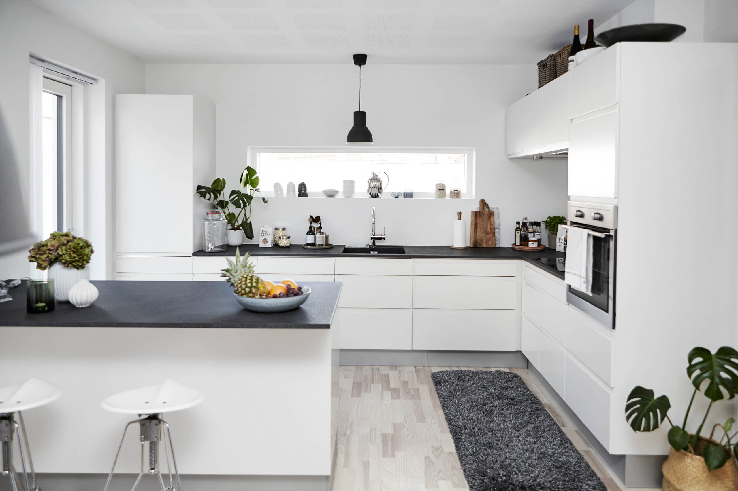 simple scandinavian home design kitchen