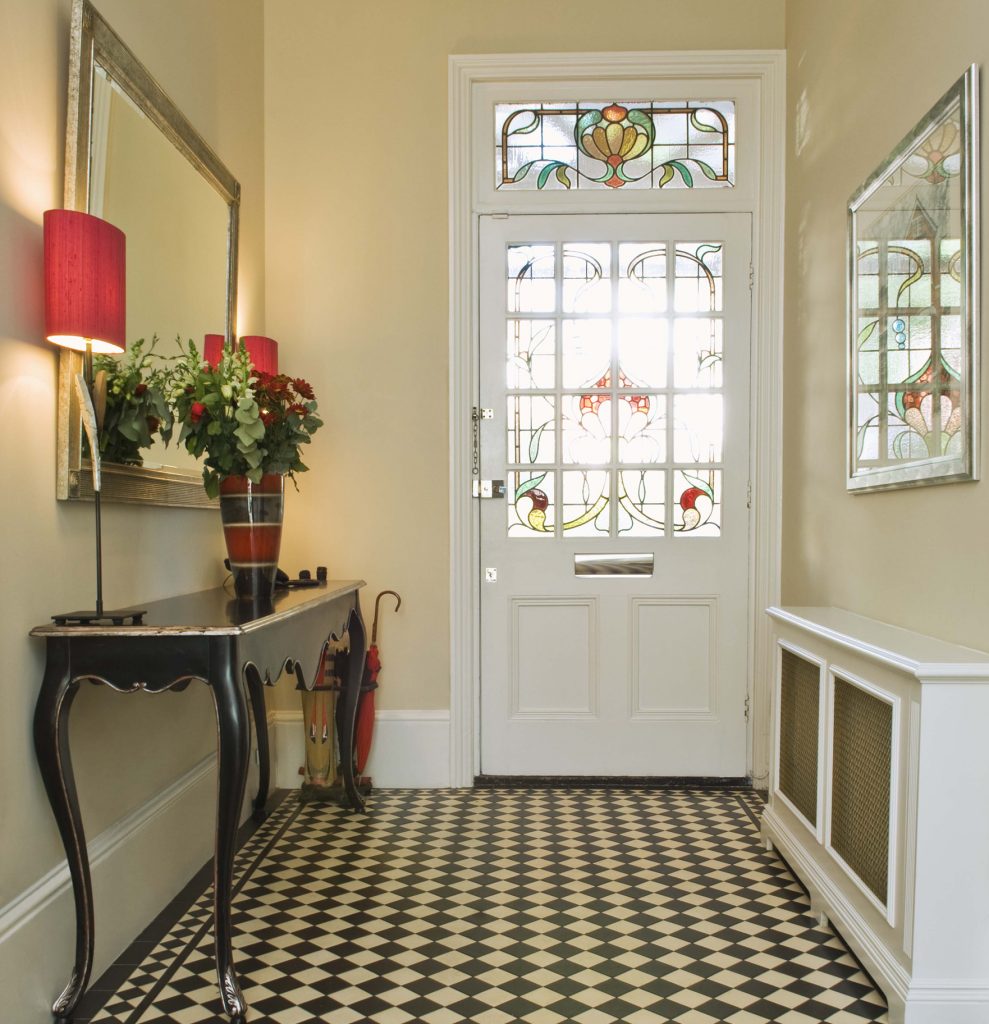 17 Really Beautiful Ideas To Decorate Your Hallway Properly   5 58 E1480539776173 989x1024 