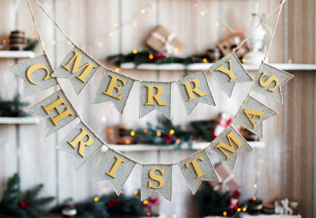 15 Amazing Handmade Christmas Garland Designs You're Gonna Love