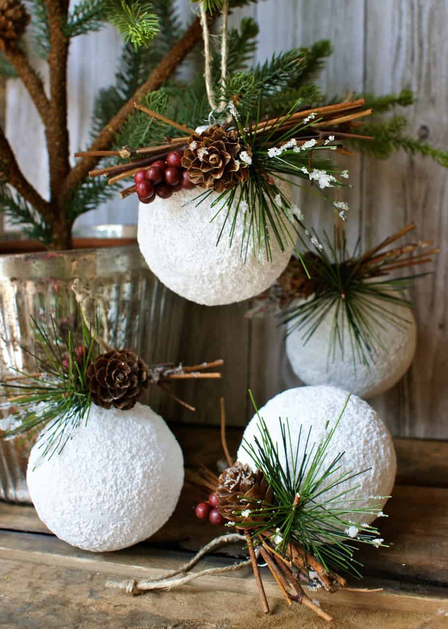 23 Really Amazing DIY Christmas Decorations That Everyone Can Make