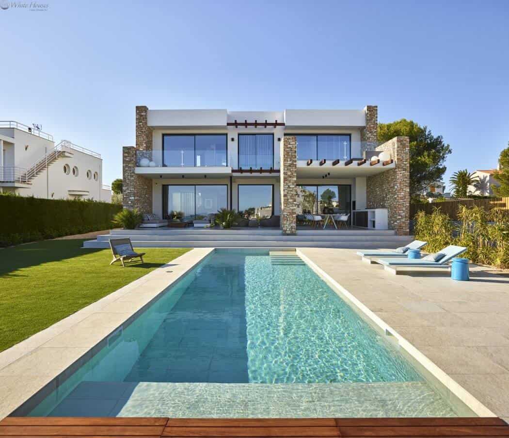 J&P House by White Houses Costa Dorada in Spain